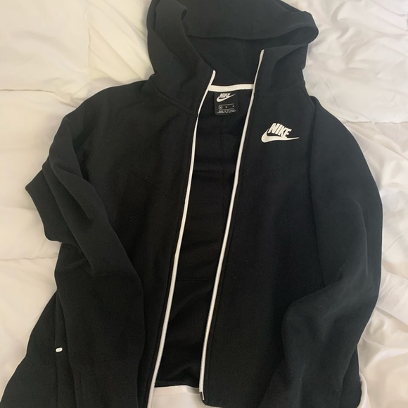 Black Nike Jacket - Picture 2 of 4